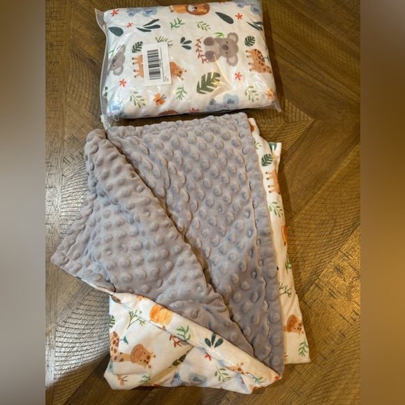 Amazon Other - Toddler Baby Blanket with Gray and Multicolor Animal Print Soft And Warm